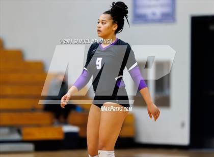 Thumbnail 2 in Papillion-LaVista vs. Omaha Central photogallery.