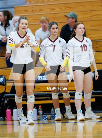 Thumbnail 3 in Papillion-LaVista vs. Omaha Central photogallery.