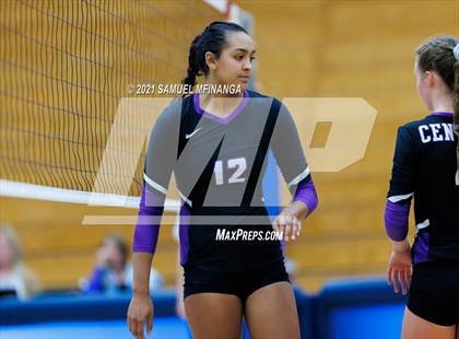 Thumbnail 2 in Papillion-LaVista vs. Omaha Central photogallery.