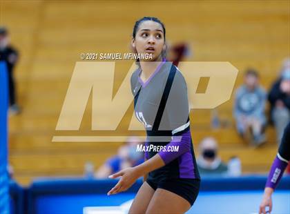 Thumbnail 3 in Papillion-LaVista vs. Omaha Central photogallery.