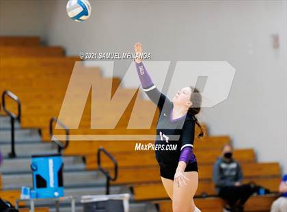 Thumbnail 3 in Papillion-LaVista vs. Omaha Central photogallery.