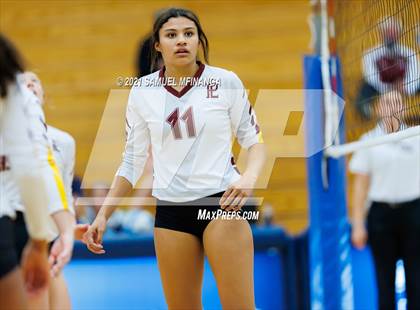 Thumbnail 2 in Papillion-LaVista vs. Omaha Central photogallery.