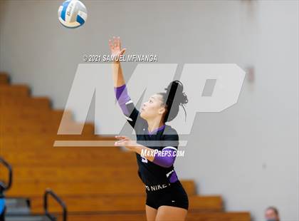 Thumbnail 2 in Papillion-LaVista vs. Omaha Central photogallery.