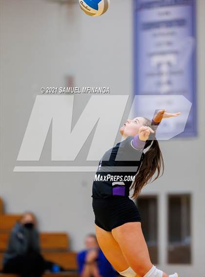 Thumbnail 3 in Papillion-LaVista vs. Omaha Central photogallery.