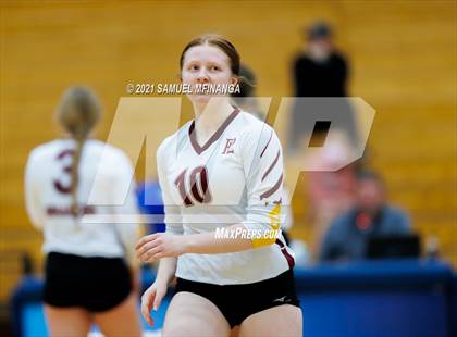 Thumbnail 2 in Papillion-LaVista vs. Omaha Central photogallery.