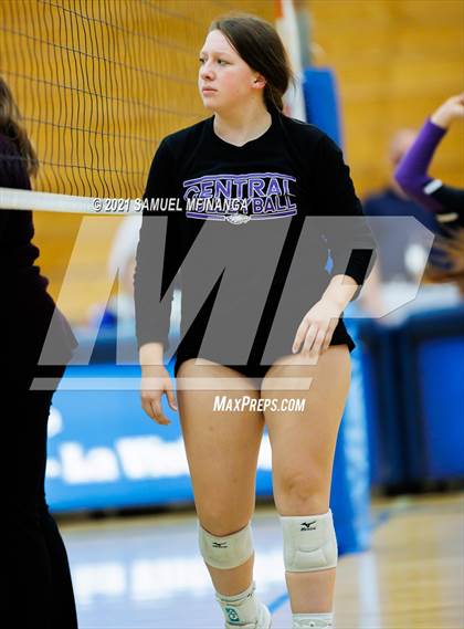 Thumbnail 1 in Papillion-LaVista vs. Omaha Central photogallery.