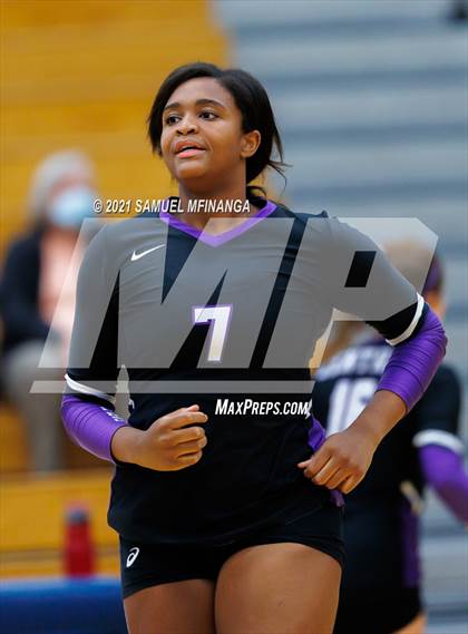 Thumbnail 3 in Papillion-LaVista vs. Omaha Central photogallery.