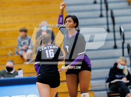 Thumbnail 1 in Papillion-LaVista vs. Omaha Central photogallery.