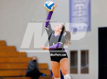 Thumbnail 2 in Papillion-LaVista vs. Omaha Central photogallery.