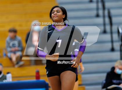 Thumbnail 2 in Papillion-LaVista vs. Omaha Central photogallery.