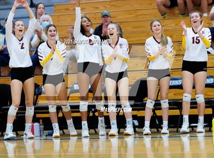 Thumbnail 2 in Papillion-LaVista vs. Omaha Central photogallery.