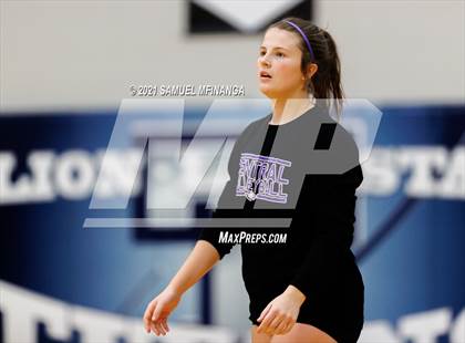 Thumbnail 2 in Papillion-LaVista vs. Omaha Central photogallery.
