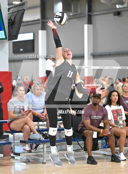 Thumbnail 2 in Mater Dei vs. Hamilton (Nike TOC Southwest) photogallery.