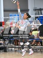 Photo from the gallery "Mater Dei vs. Hamilton (Nike TOC Southwest)"