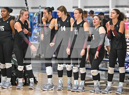 Thumbnail 2 in Mater Dei vs. Hamilton (Nike TOC Southwest) photogallery.