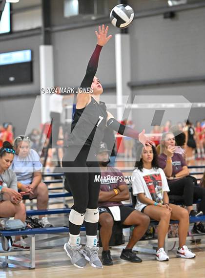Thumbnail 1 in Mater Dei vs. Hamilton (Nike TOC Southwest) photogallery.