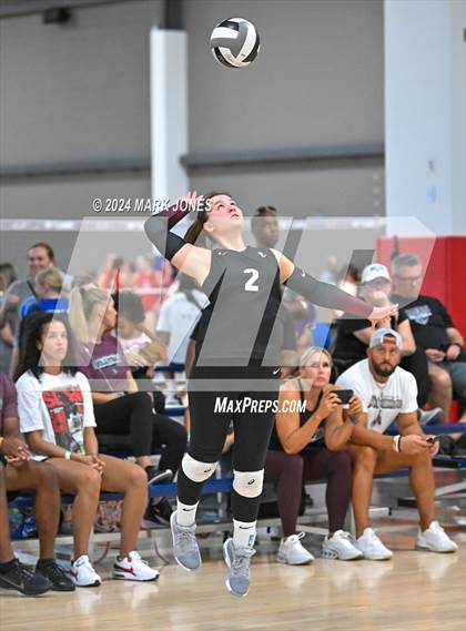 Thumbnail 2 in Mater Dei vs. Hamilton (Nike TOC Southwest) photogallery.