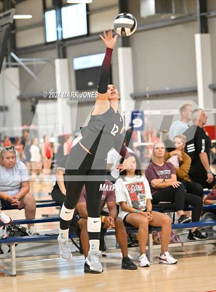 Thumbnail 1 in Mater Dei vs. Hamilton (Nike TOC Southwest) photogallery.