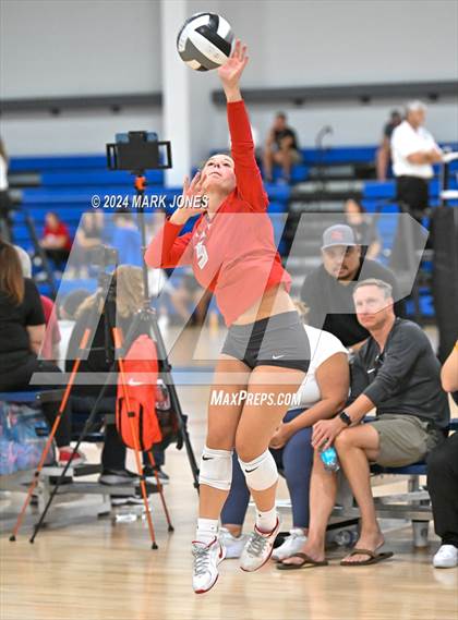 Thumbnail 2 in Mater Dei vs. Hamilton (Nike TOC Southwest) photogallery.