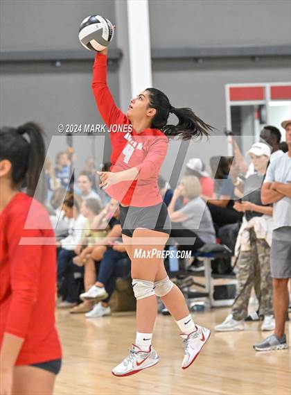 Thumbnail 1 in Mater Dei vs. Hamilton (Nike TOC Southwest) photogallery.