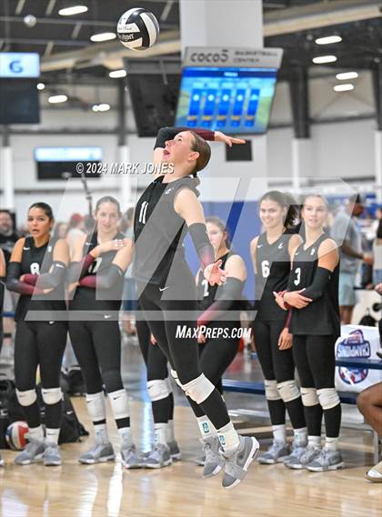 Thumbnail 2 in Mater Dei vs. Hamilton (Nike TOC Southwest) photogallery.