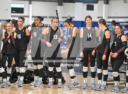 Thumbnail 2 in Mater Dei vs. Hamilton (Nike TOC Southwest) photogallery.