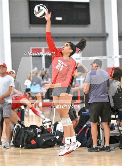 Thumbnail 2 in Mater Dei vs. Hamilton (Nike TOC Southwest) photogallery.