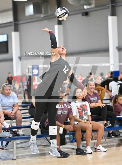 Thumbnail 2 in Mater Dei vs. Hamilton (Nike TOC Southwest) photogallery.