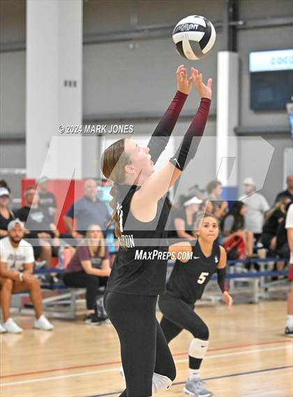 Thumbnail 2 in Mater Dei vs. Hamilton (Nike TOC Southwest) photogallery.