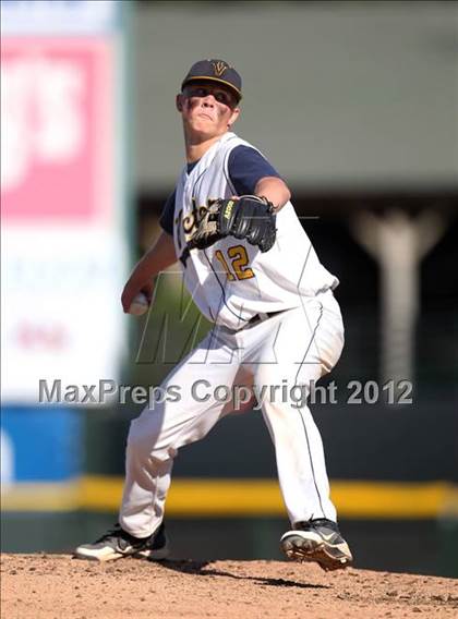 Thumbnail 3 in McQuaid vs Victor (NYSPHSAA Section 5 Class AA Final) photogallery.