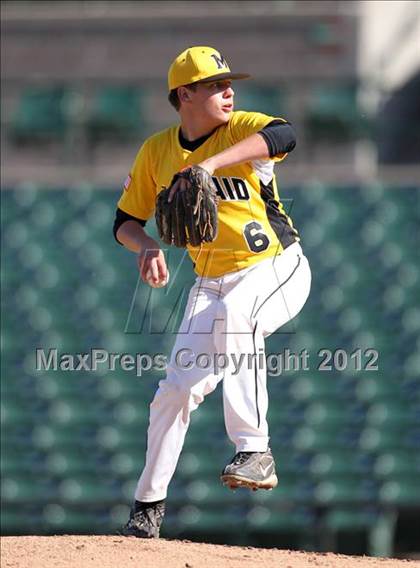 Thumbnail 3 in McQuaid vs Victor (NYSPHSAA Section 5 Class AA Final) photogallery.