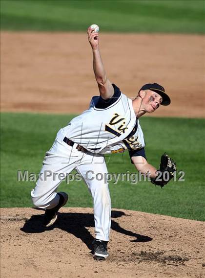 Thumbnail 3 in McQuaid vs Victor (NYSPHSAA Section 5 Class AA Final) photogallery.