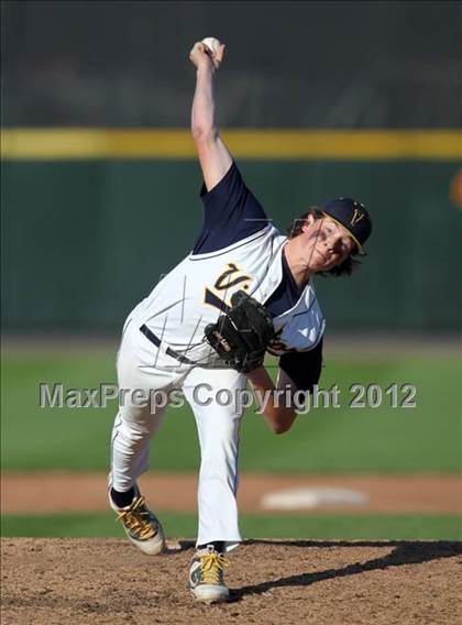 Thumbnail 2 in McQuaid vs Victor (NYSPHSAA Section 5 Class AA Final) photogallery.
