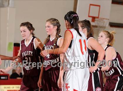 Thumbnail 2 in Valley Christian vs. Victory Christian (Lady Viking Classic) photogallery.
