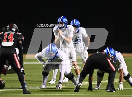 Thumbnail 3 in Port Arthur Memorial vs. Barbers Hill (UIL 5A D1 Region 3 Football Championship) photogallery.