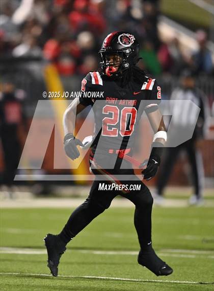 Thumbnail 2 in Port Arthur Memorial vs. Barbers Hill (UIL 5A D1 Region 3 Football Championship) photogallery.
