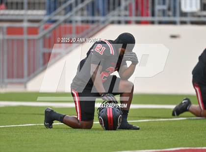 Thumbnail 2 in Port Arthur Memorial vs. Barbers Hill (UIL 5A D1 Region 3 Football Championship) photogallery.