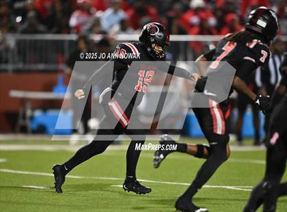 Thumbnail 3 in Port Arthur Memorial vs. Barbers Hill (UIL 5A D1 Region 3 Football Championship) photogallery.