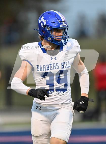 Thumbnail 1 in Port Arthur Memorial vs. Barbers Hill (UIL 5A D1 Region 3 Football Championship) photogallery.