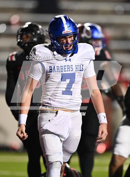 Thumbnail 1 in Port Arthur Memorial vs. Barbers Hill (UIL 5A D1 Region 3 Football Championship) photogallery.
