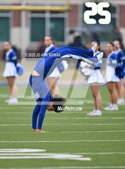 Thumbnail 2 in Port Arthur Memorial vs. Barbers Hill (UIL 5A D1 Region 3 Football Championship) photogallery.