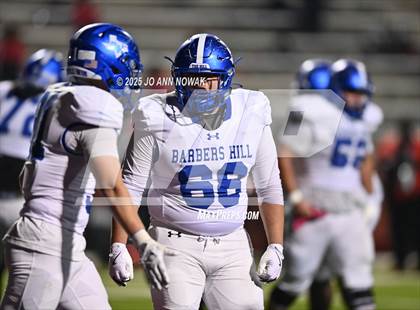 Thumbnail 2 in Port Arthur Memorial vs. Barbers Hill (UIL 5A D1 Region 3 Football Championship) photogallery.