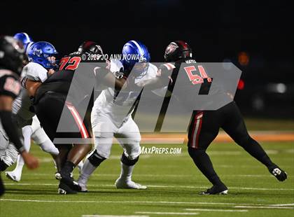 Thumbnail 2 in Port Arthur Memorial vs. Barbers Hill (UIL 5A D1 Region 3 Football Championship) photogallery.