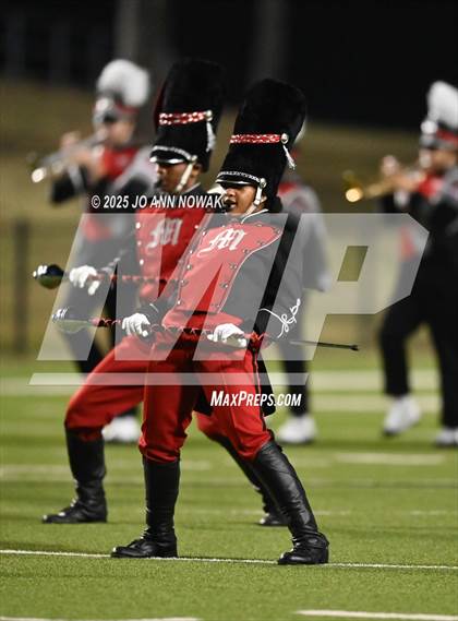 Thumbnail 3 in Port Arthur Memorial vs. Barbers Hill (UIL 5A D1 Region 3 Football Championship) photogallery.