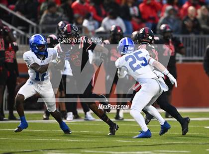 Thumbnail 2 in Port Arthur Memorial vs. Barbers Hill (UIL 5A D1 Region 3 Football Championship) photogallery.
