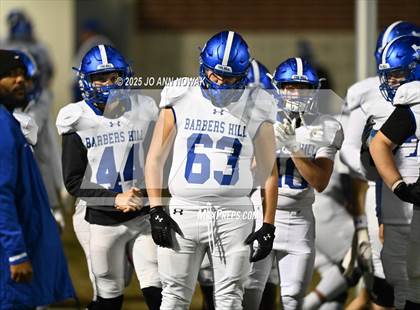 Thumbnail 1 in Port Arthur Memorial vs. Barbers Hill (UIL 5A D1 Region 3 Football Championship) photogallery.