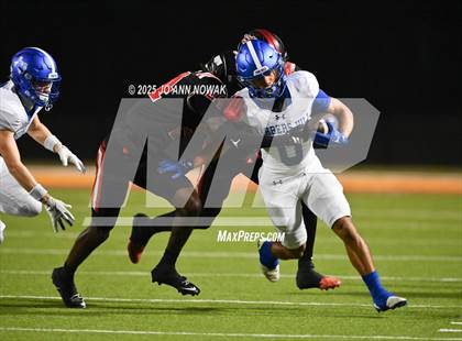 Thumbnail 3 in Port Arthur Memorial vs. Barbers Hill (UIL 5A D1 Region 3 Football Championship) photogallery.
