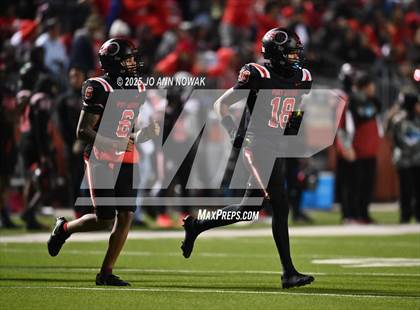 Thumbnail 2 in Port Arthur Memorial vs. Barbers Hill (UIL 5A D1 Region 3 Football Championship) photogallery.