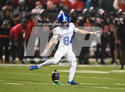 Thumbnail 3 in Port Arthur Memorial vs. Barbers Hill (UIL 5A D1 Region 3 Football Championship) photogallery.