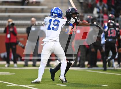 Thumbnail 2 in Port Arthur Memorial vs. Barbers Hill (UIL 5A D1 Region 3 Football Championship) photogallery.